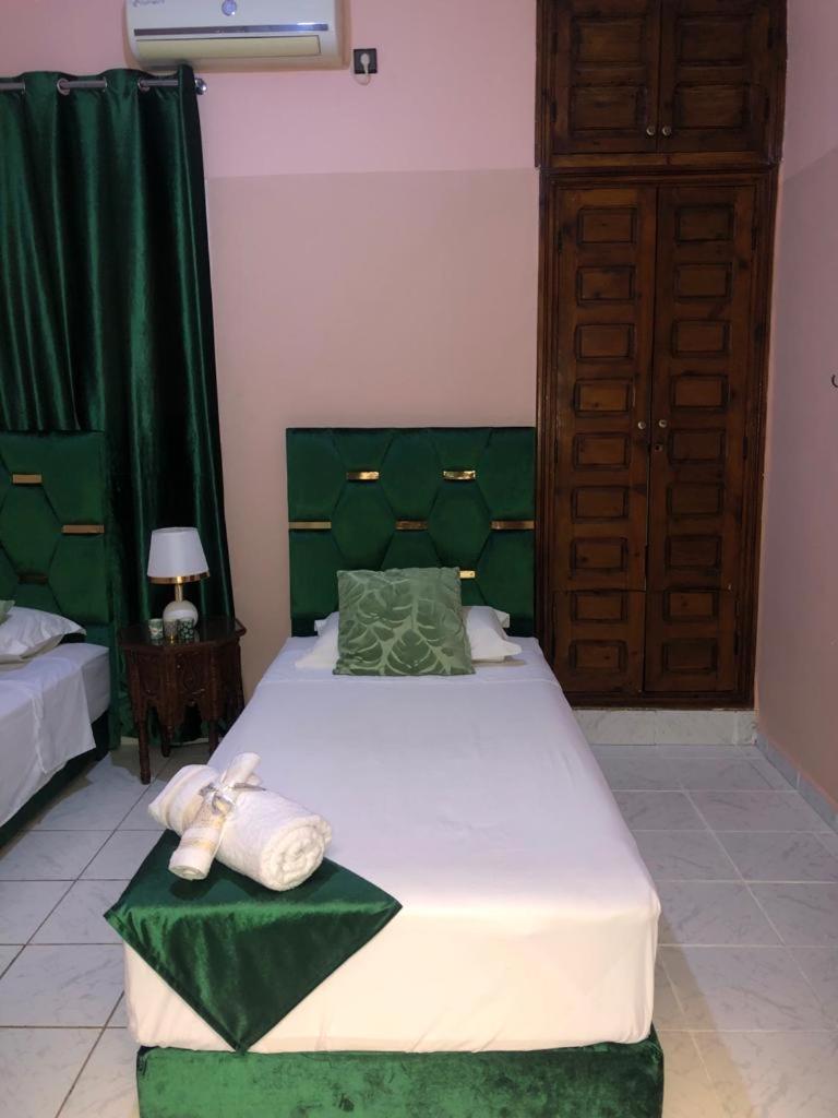 Riad Ramona Lqariya Seyaheya مراكش الغرفة الصورة
